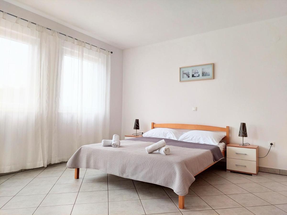 Apartments Dia ซาโอสโตรก ภายนอก รูปภาพ